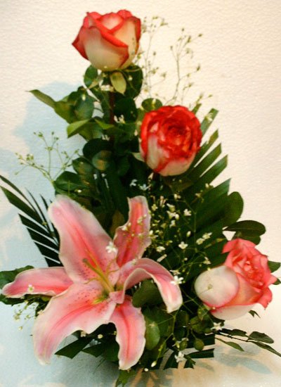 Send Thailand Lily & China Rose to Bangladesh, Send gifts to Bangladesh