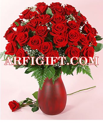 Send 36 Red Rose With Ceramic Vase to Bangladesh, Send gifts to Bangladesh