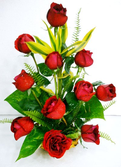 Send Rose Basket to Bangladesh, Send gifts to Bangladesh