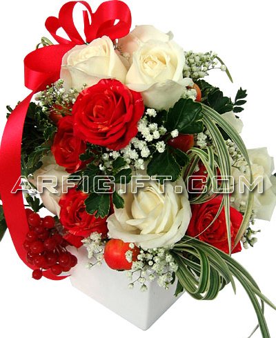 Send Mix Rose with Vase to Bangladesh, Send gifts to Bangladesh