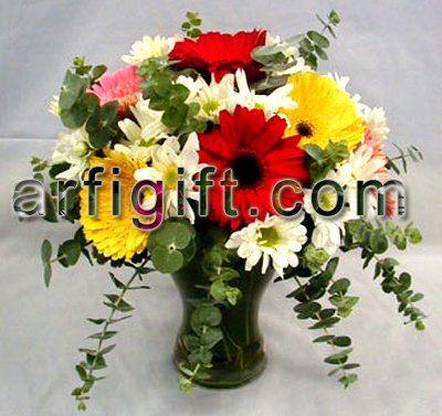 Send Gerbera With Vase to Bangladesh, Send gifts to Bangladesh